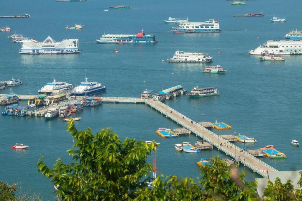 R-Con Residence Pattaya Luaran gambar